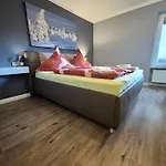 Hexe Ii Mit Kostenlosem Zugang Zum Neuen Fitnessstudio In *